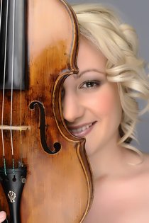 International violinist Nicole Crespo O Donoghue plays for Wikipedia 10th anniversary